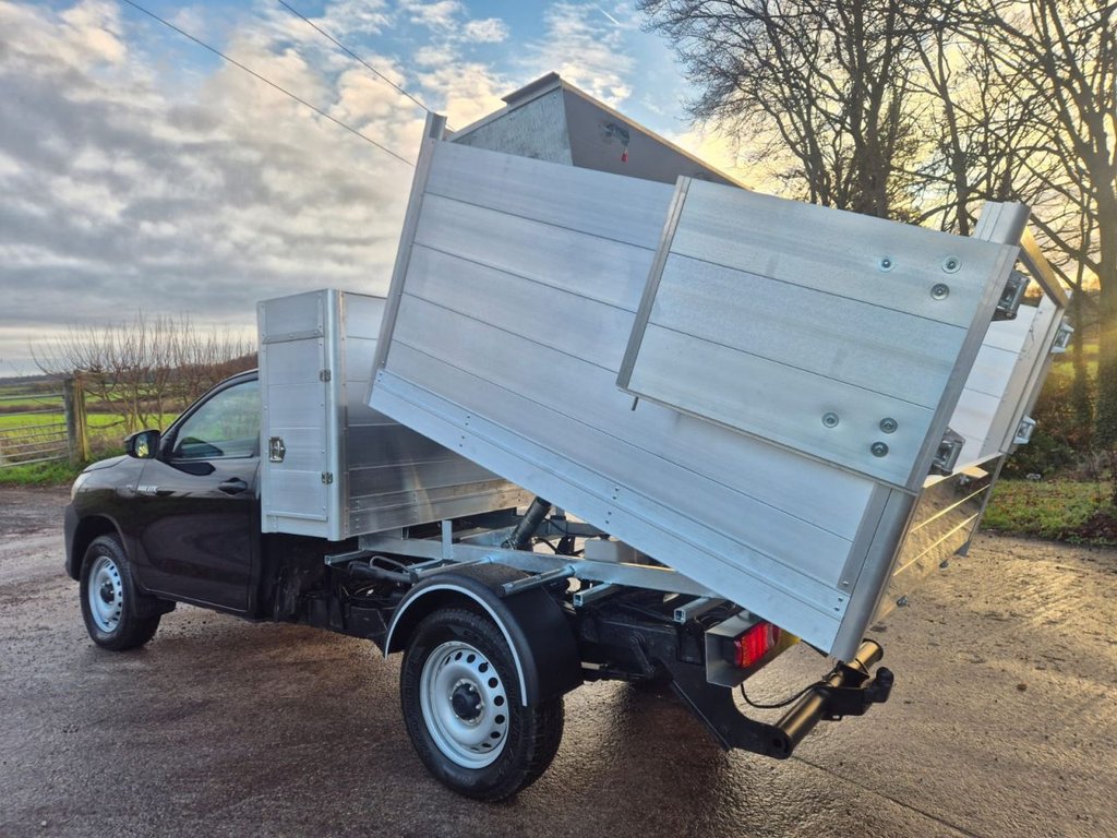 Used Toyota Hilux 2018 for sale - 76948633: Photo 18