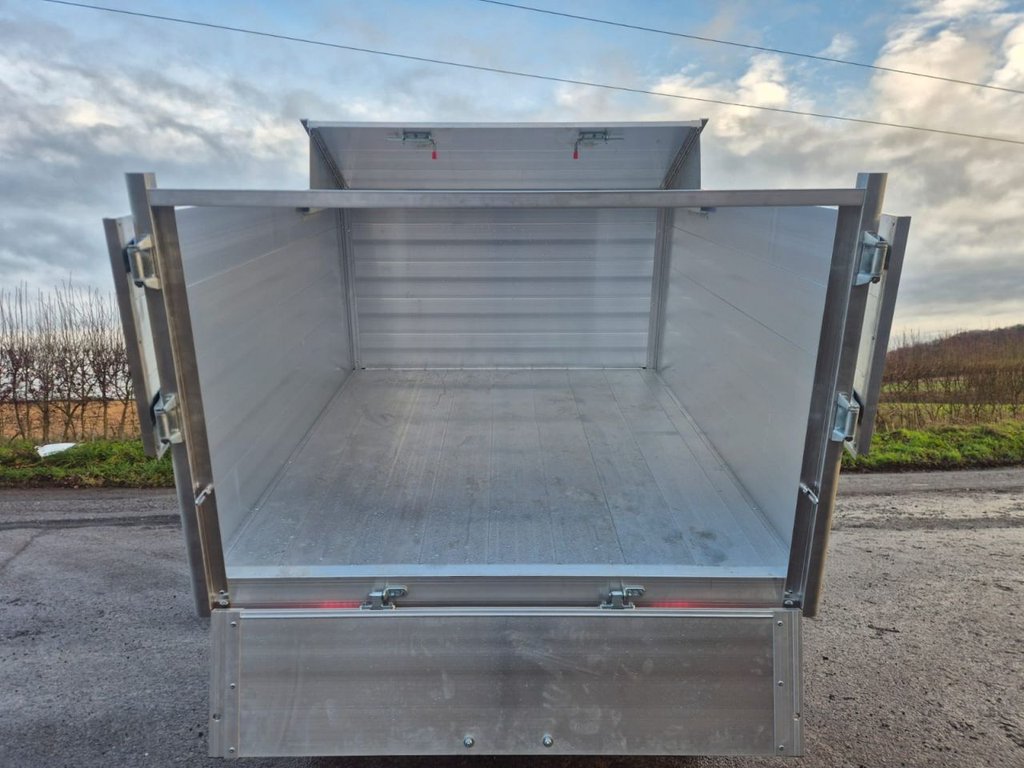 Used Toyota Hilux 2018 for sale - 76948633: Photo 19