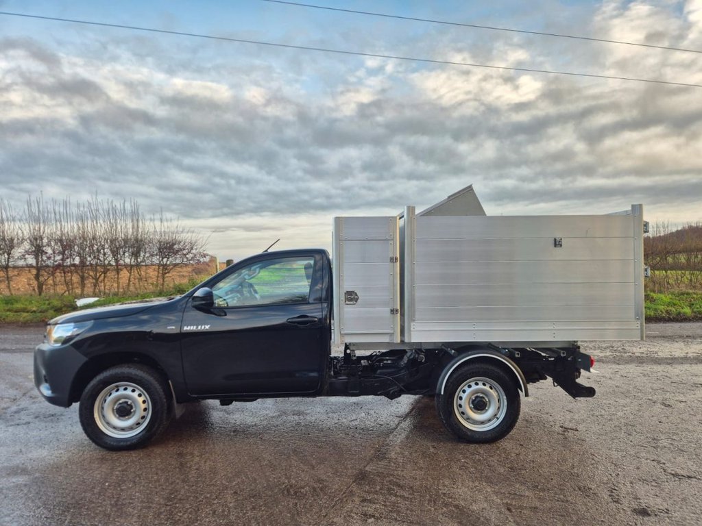 Used Toyota Hilux 2018 for sale - 76948633: Photo 21