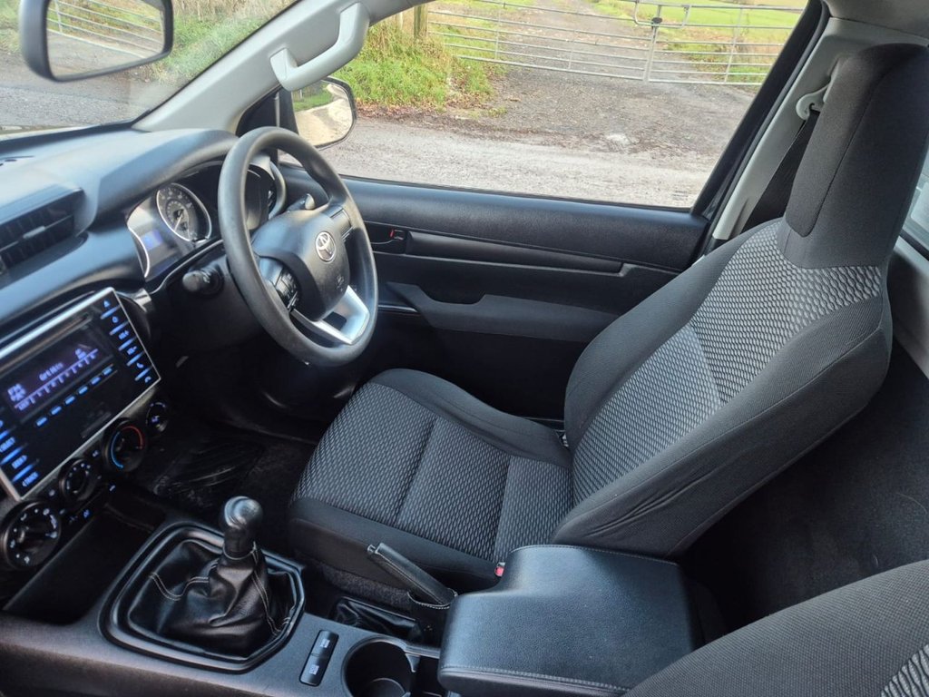Used Toyota Hilux 2018 for sale - 76948633: Photo 24