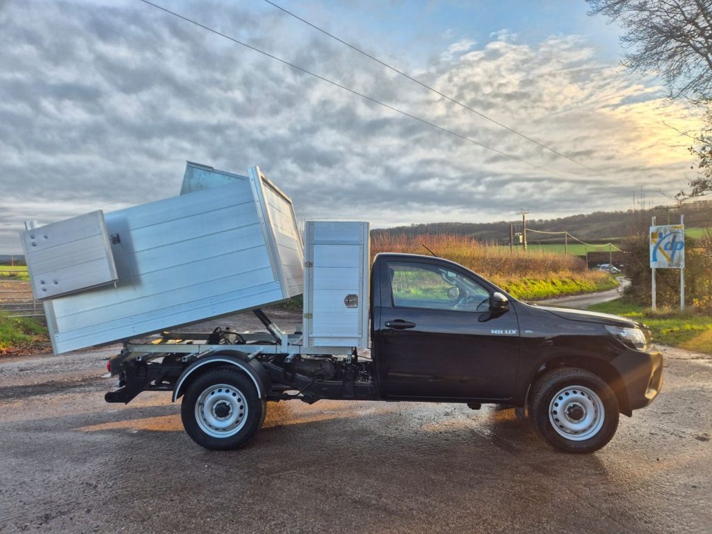 Used Toyota Hilux 2018 for sale - 76948633: Photo 4