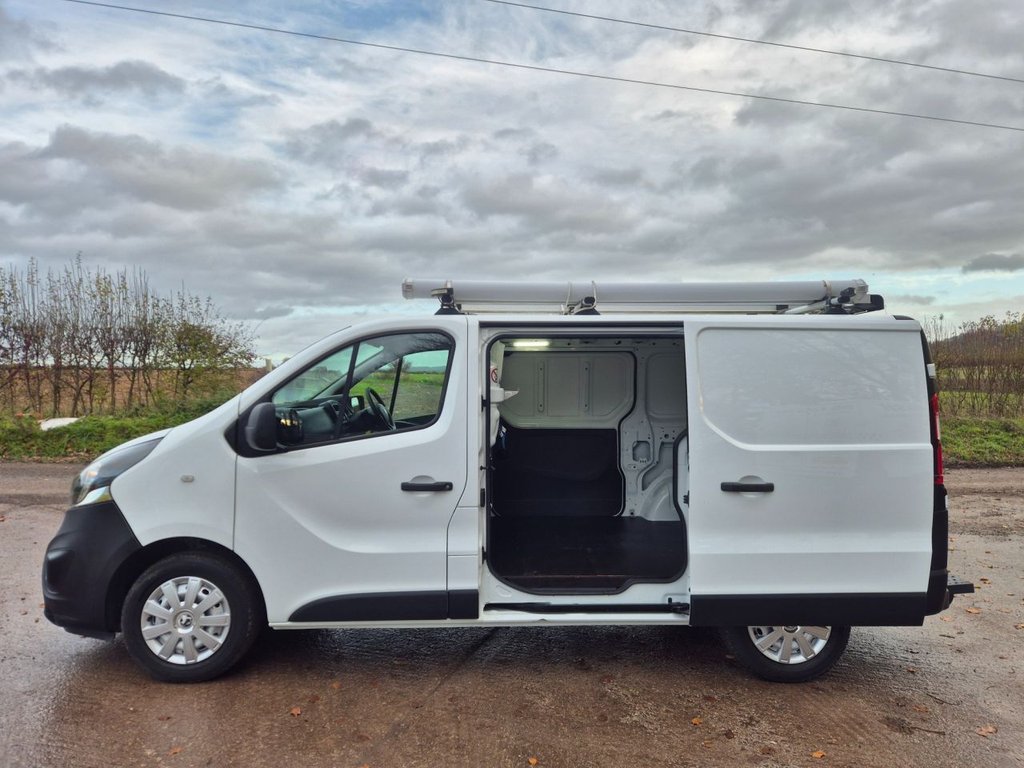 Used Vauxhall Vivaro 2018 for sale - 76948620: Photo 13
