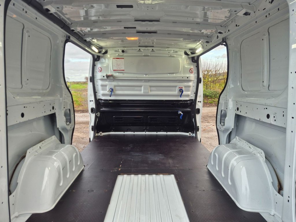 Used Vauxhall Vivaro 2018 for sale - 76948620: Photo 22