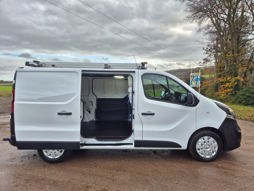 Used Vauxhall Vivaro 2018 for sale - 76948620: Photo 3