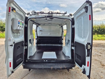 Used Vauxhall Vivaro 2018 for sale - 76551967: Photo