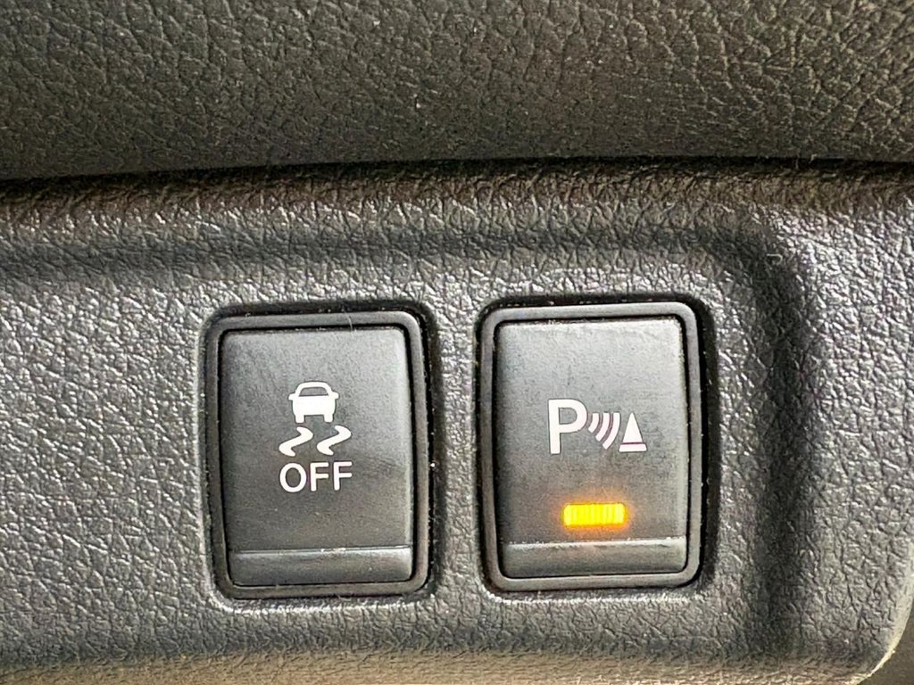 Used Nissan Navara 2017 for sale - 77693678: Photo 18