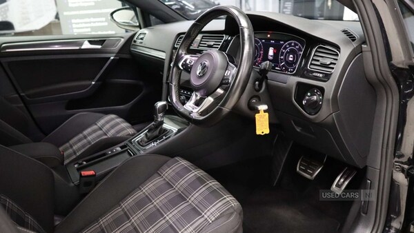 Used Volkswagen Golf 2017 for sale - 77941232: Photo 20