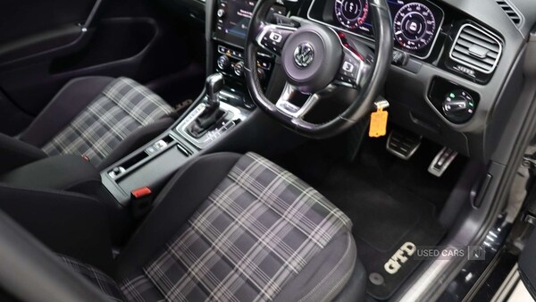 Used Volkswagen Golf 2017 for sale - 77941232: Photo 25