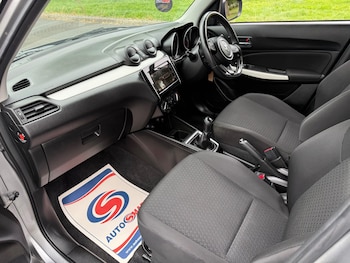 Used Suzuki Swift 2018 for sale - 79312799: Photo
