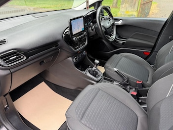 Used Ford Fiesta 2018 for sale - 79103001: Photo