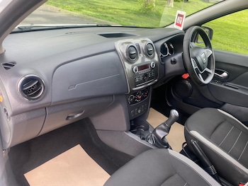 Used Dacia Sandero 2017 for sale - 78725287: Photo