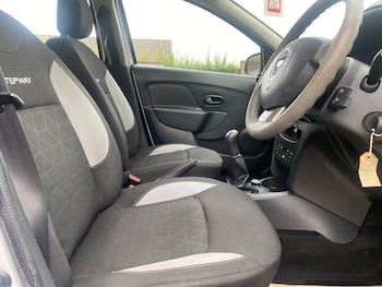 Used Dacia Sandero 2015 for sale - 79394066: Photo
