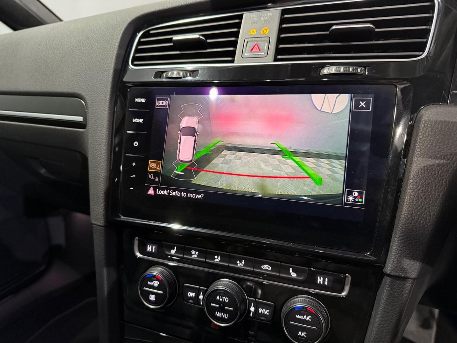 Used Volkswagen Golf 2017 for sale - 75975650: Photo 23