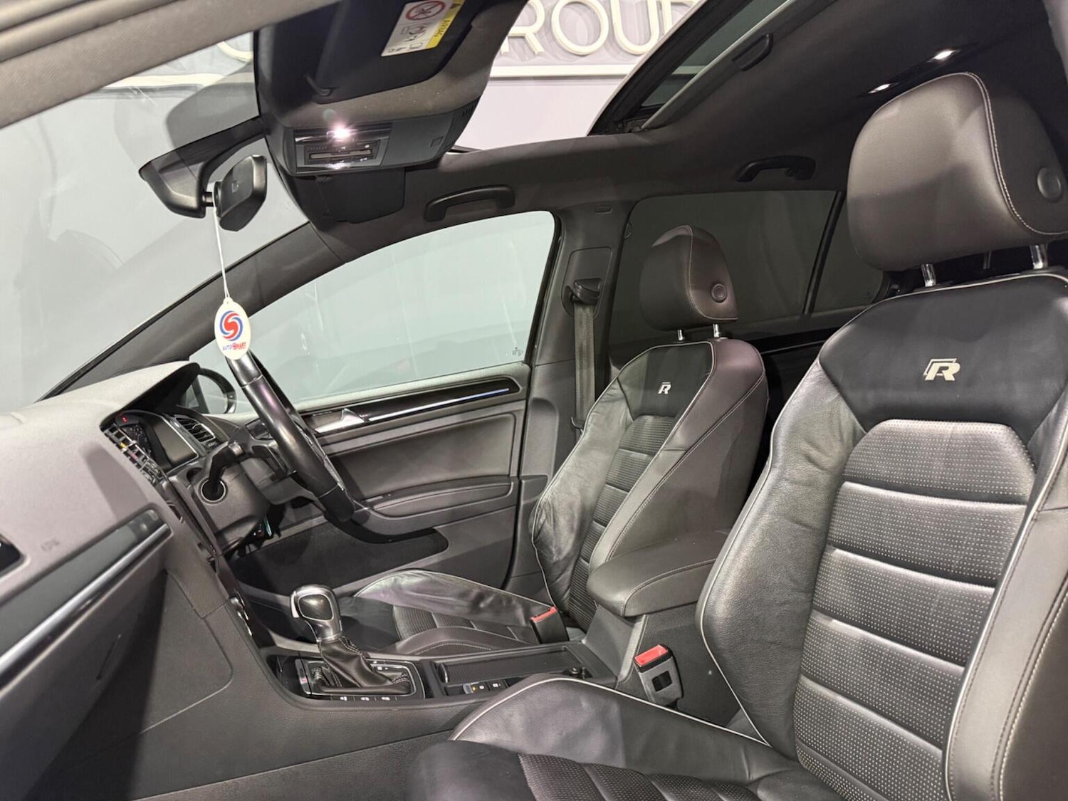 Used Volkswagen Golf 2017 for sale - 75975650: Photo 8