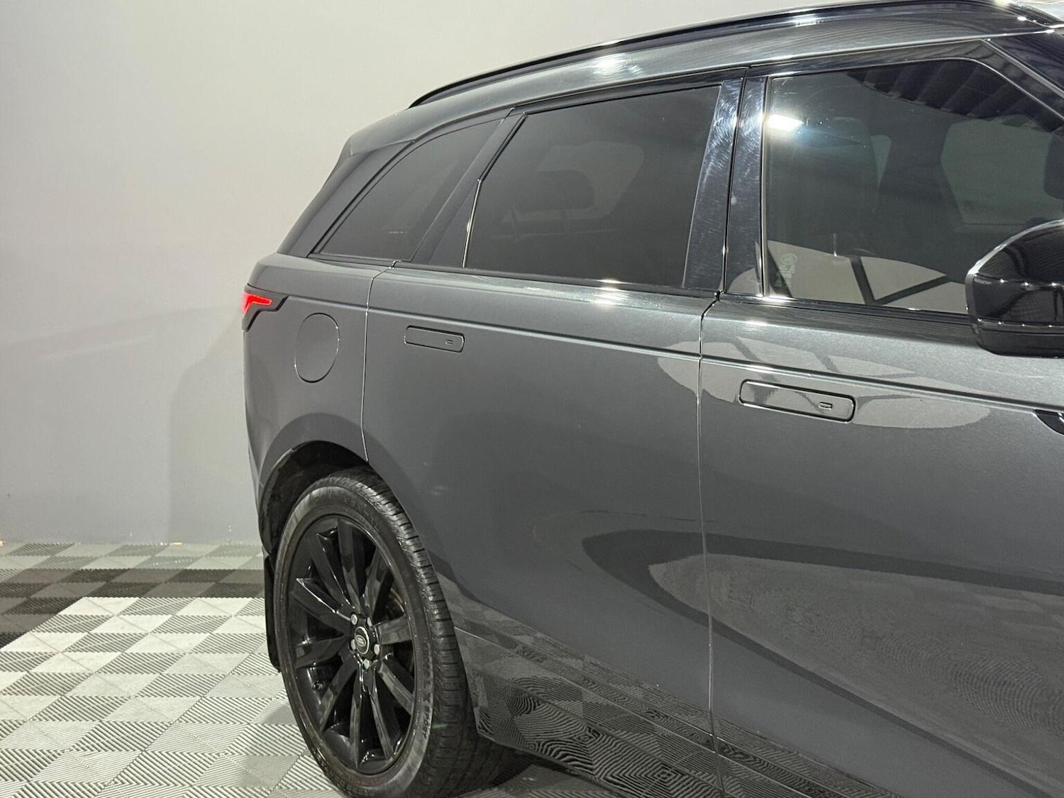 Used Land Rover Range Rover Velar 2018 for sale - 77438379: Photo 15