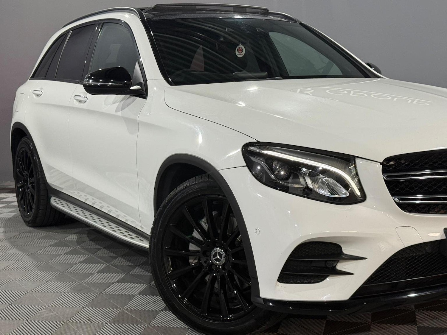 Used Mercedes-Benz GLC 2017 for sale - 76794072: Photo 2