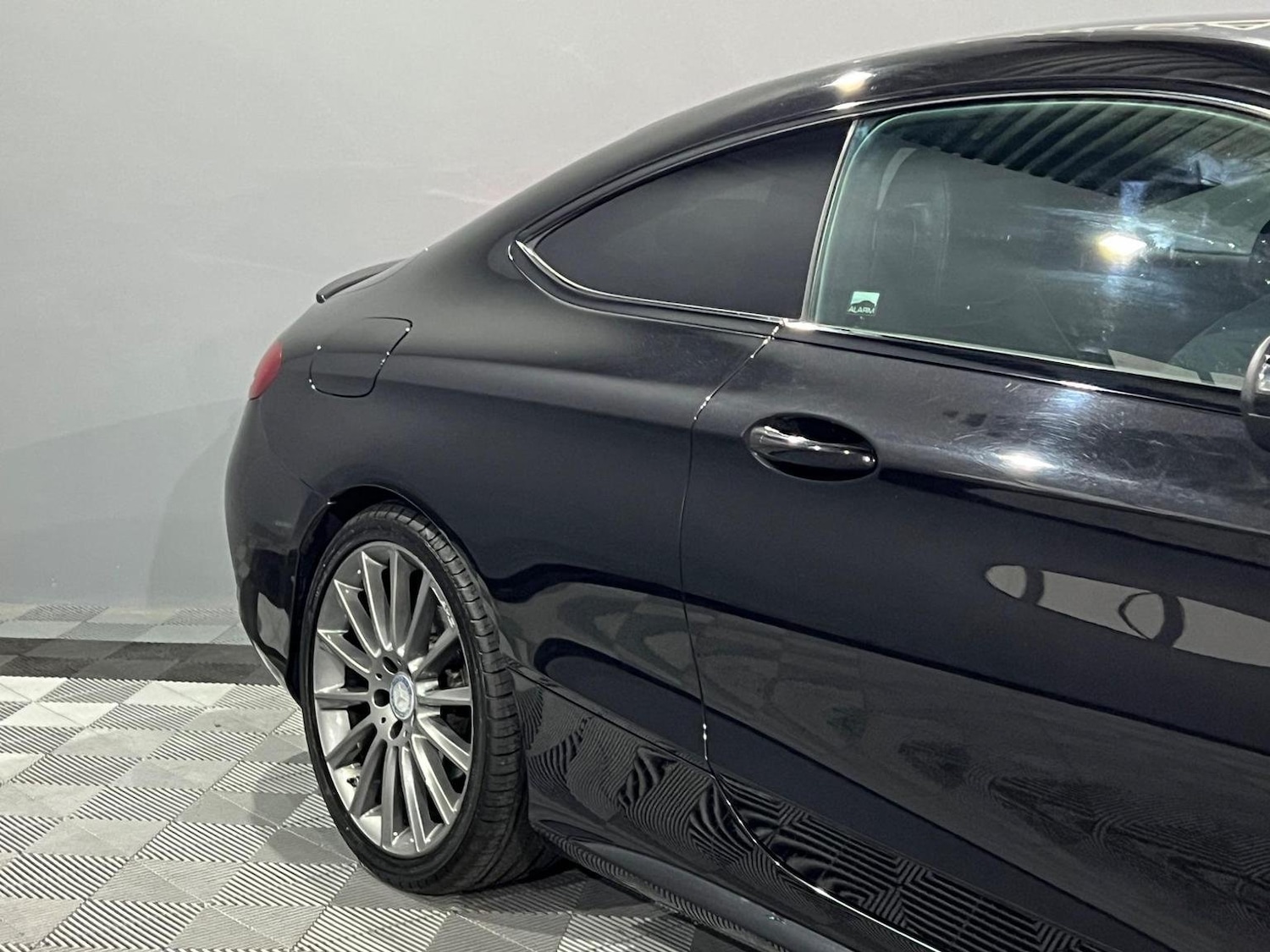 Used Mercedes-Benz C Class 2016 for sale - 76794085: Photo 4