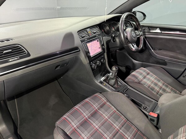 Used Volkswagen Golf 2015 for sale - 76293288: Photo 22