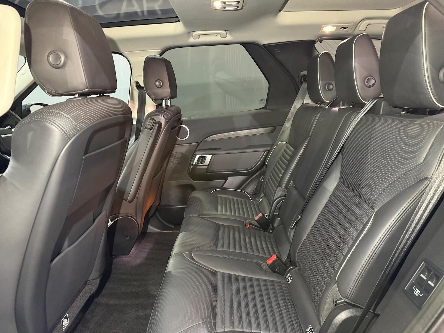 Used Land Rover Discovery 2018 for sale - 76982734: Photo 11