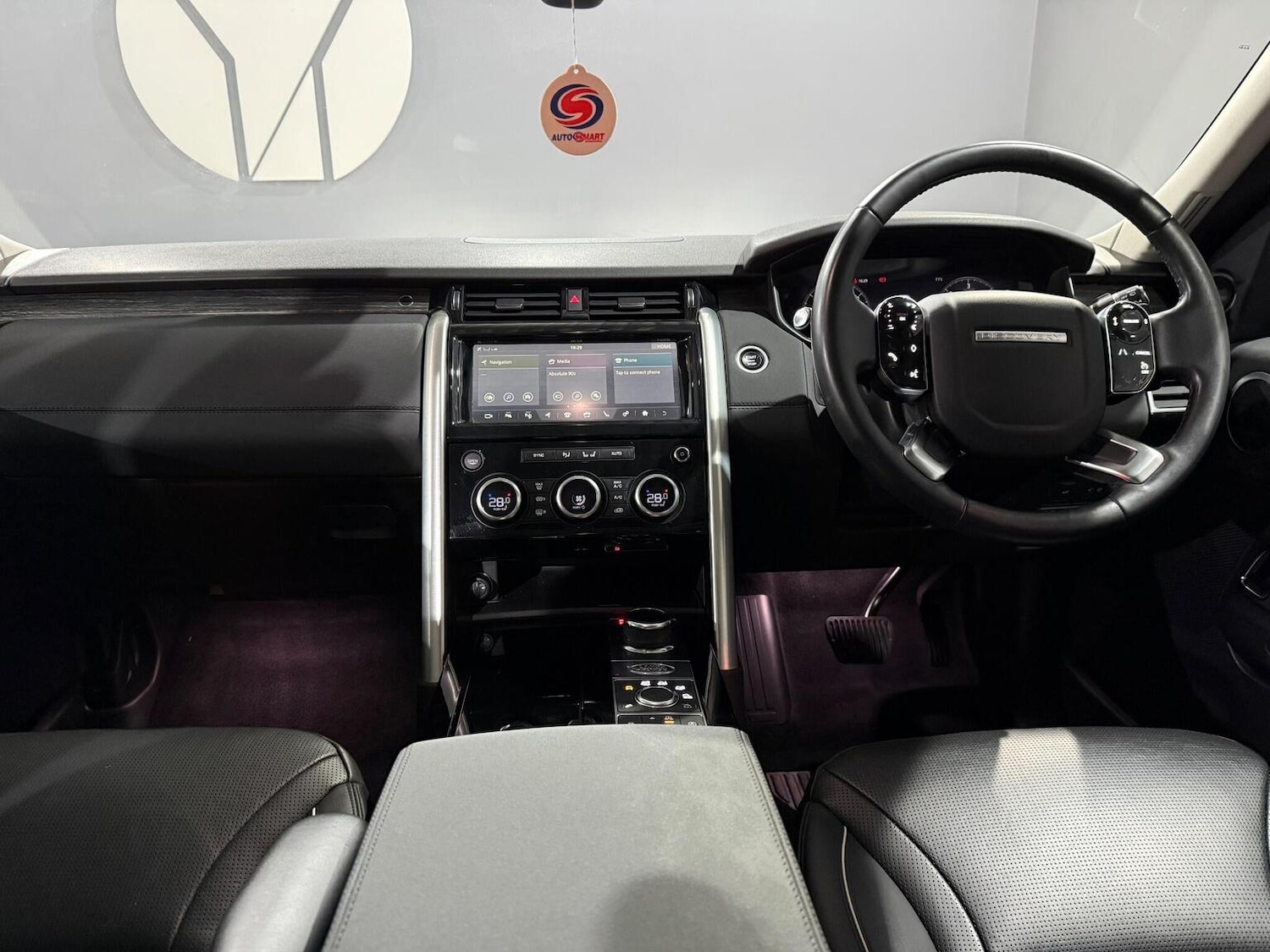 Used Land Rover Discovery 2018 for sale - 76982734: Photo 14