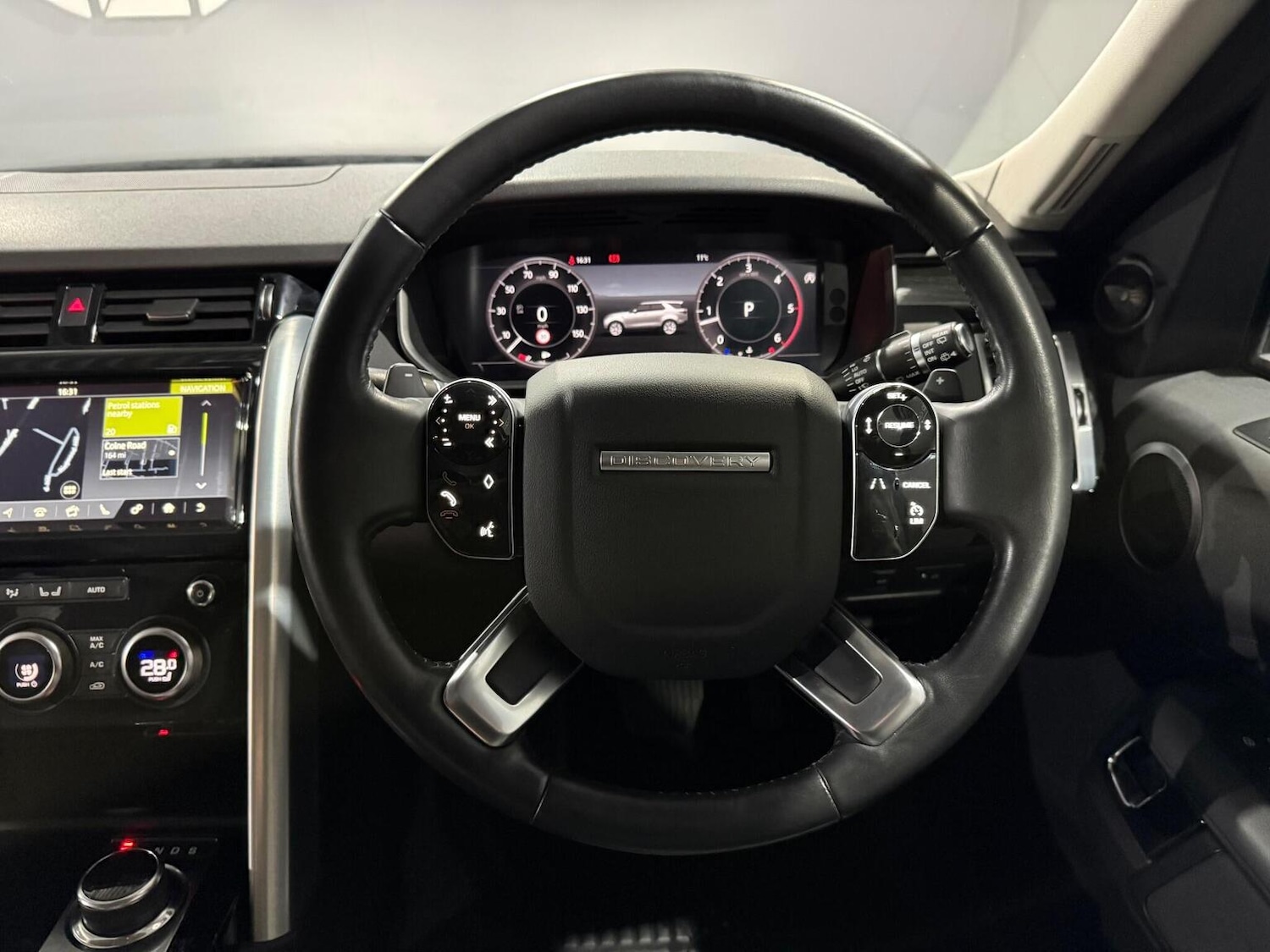 Used Land Rover Discovery 2018 for sale - 76982734: Photo 18