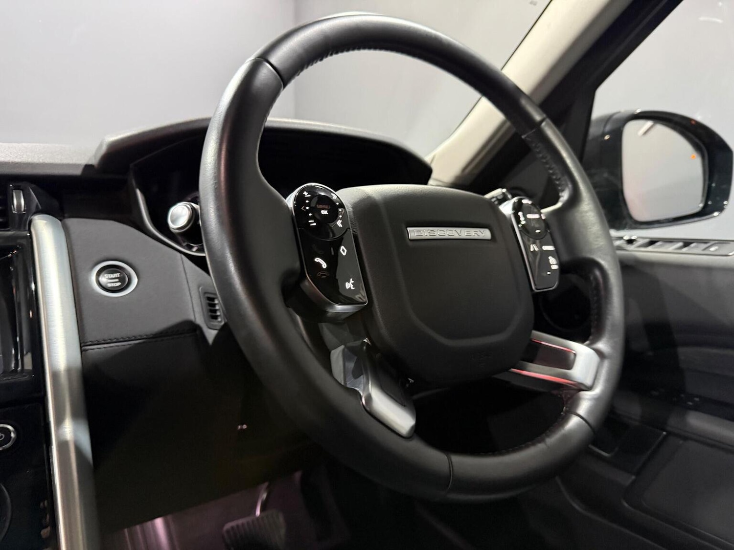 Used Land Rover Discovery 2018 for sale - 76982734: Photo 26