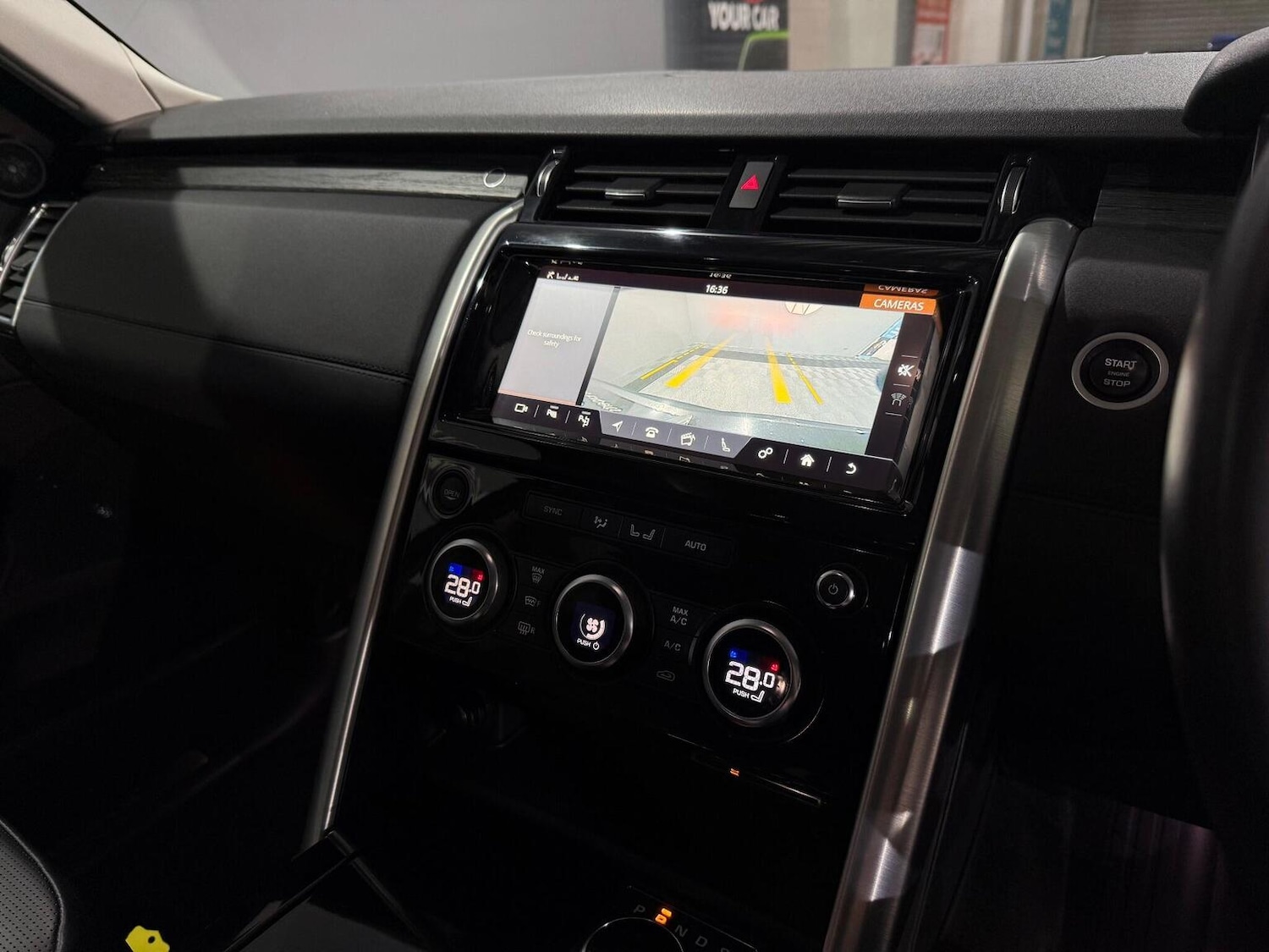 Used Land Rover Discovery 2018 for sale - 76982734: Photo 28