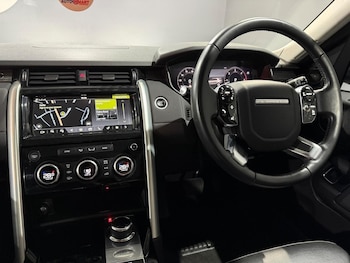 Used Land Rover Discovery 2018 for sale - 76982734: Photo