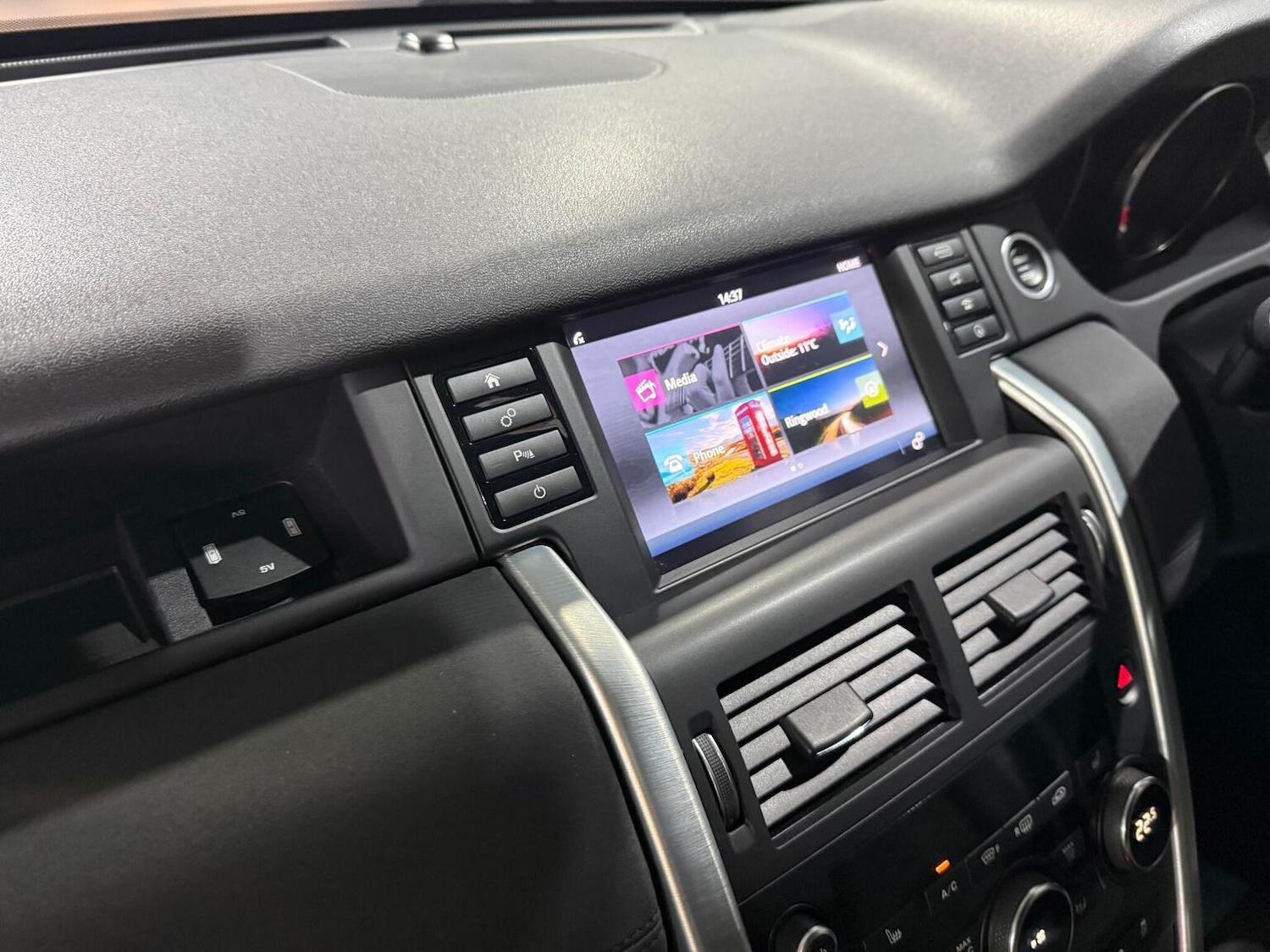 Used Land Rover Discovery Sport 2017 for sale - 76884811: Photo 18