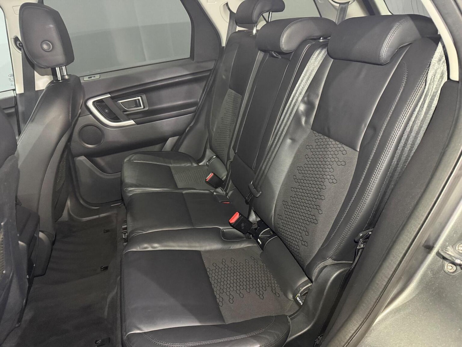 Used Land Rover Discovery Sport 2017 for sale - 76884811: Photo 20