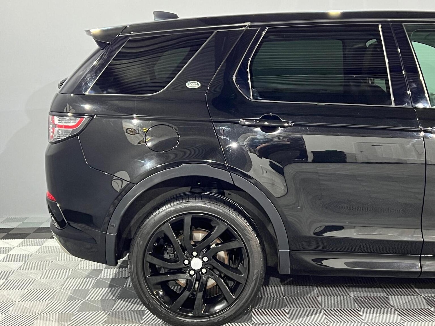 Used Land Rover Discovery Sport 2017 for sale - 77595396: Photo 12