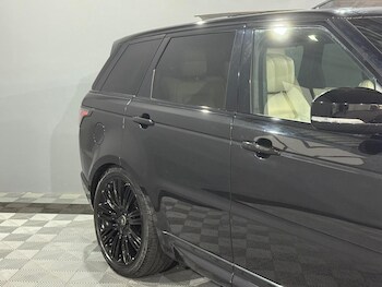 Used Land Rover Range Rover Sport 2018 for sale - 77464617: Photo