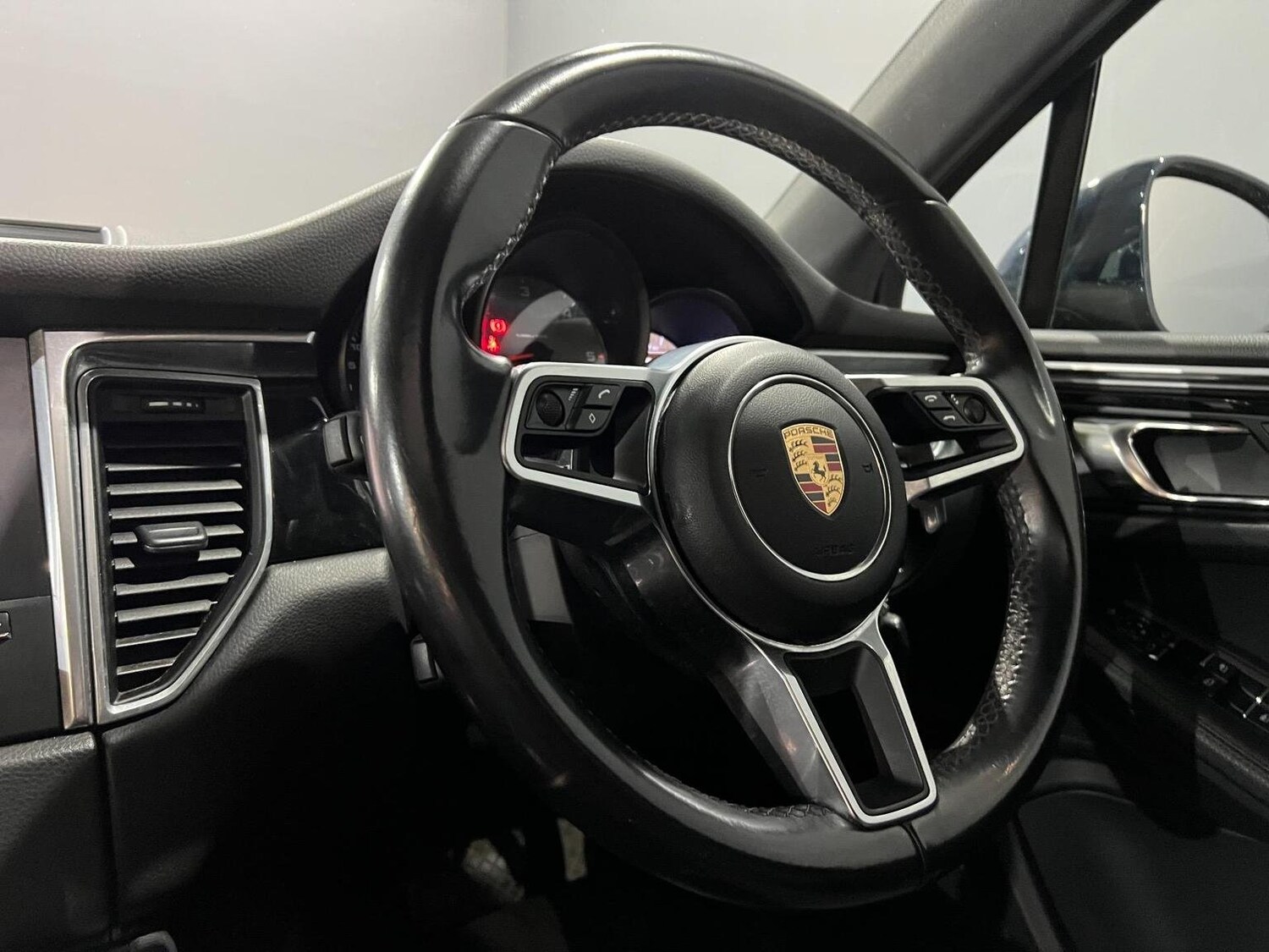 Used Porsche Macan 2016 for sale - 77464681: Photo 25