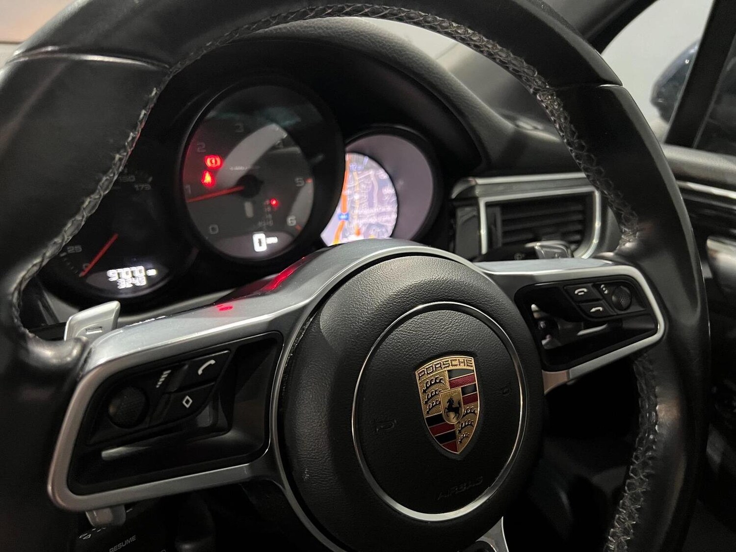 Used Porsche Macan 2016 for sale - 77464681: Photo 26