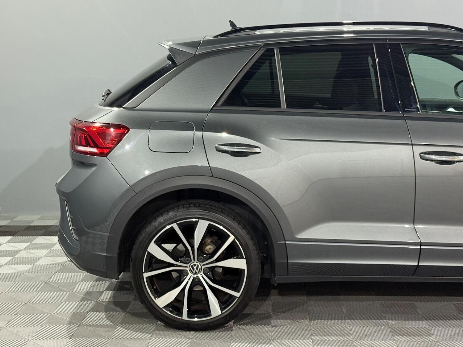 Used Volkswagen T-Roc 2024 for sale - 76598757: Photo 9