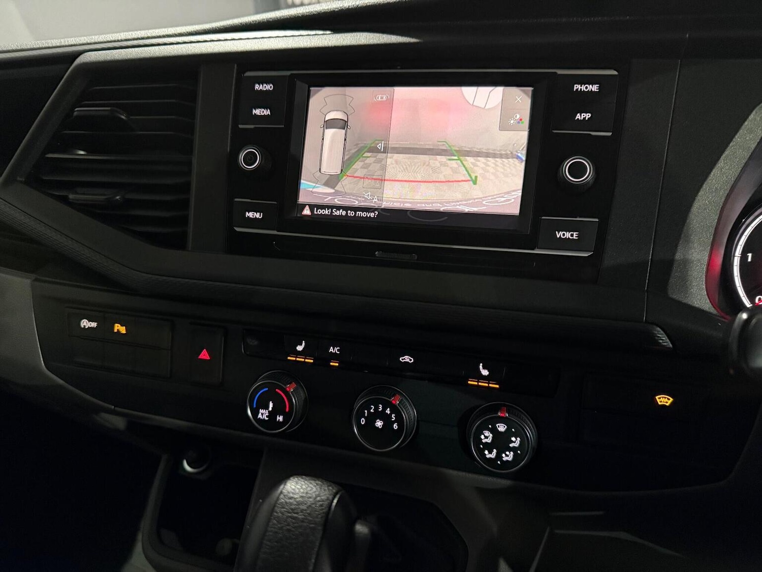 Used Volkswagen Transporter 2022 for sale - 76693051: Photo 26