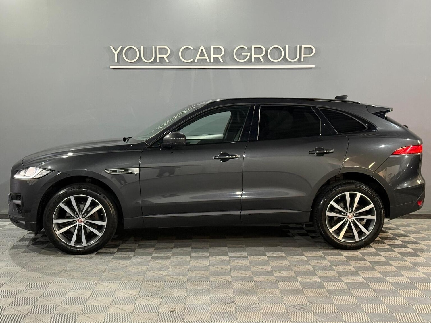 Used Jaguar F-Pace 2018 for sale - 77749964: Photo 24