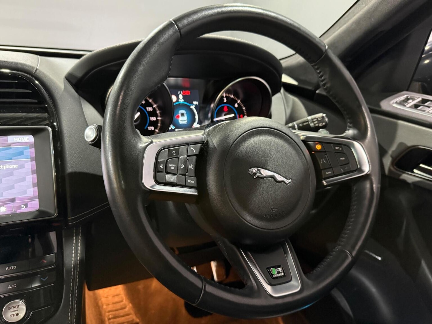 Used Jaguar F-Pace 2018 for sale - 77749964: Photo 26