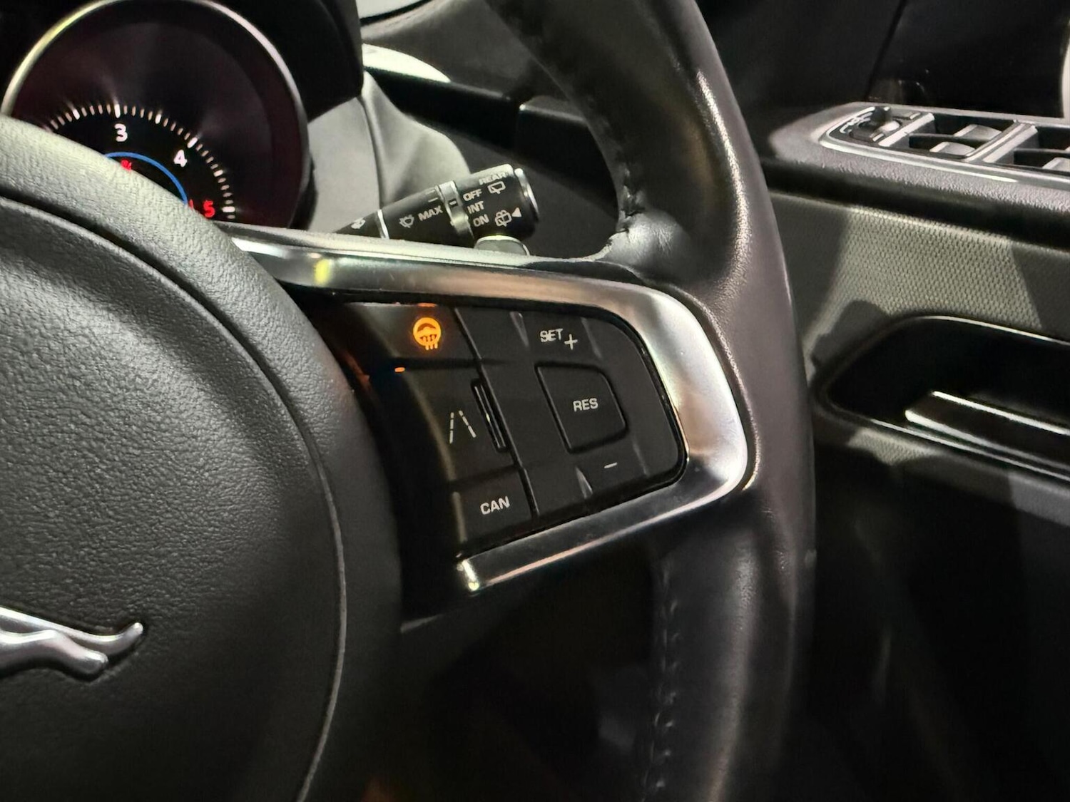 Used Jaguar F-Pace 2018 for sale - 77749964: Photo 28