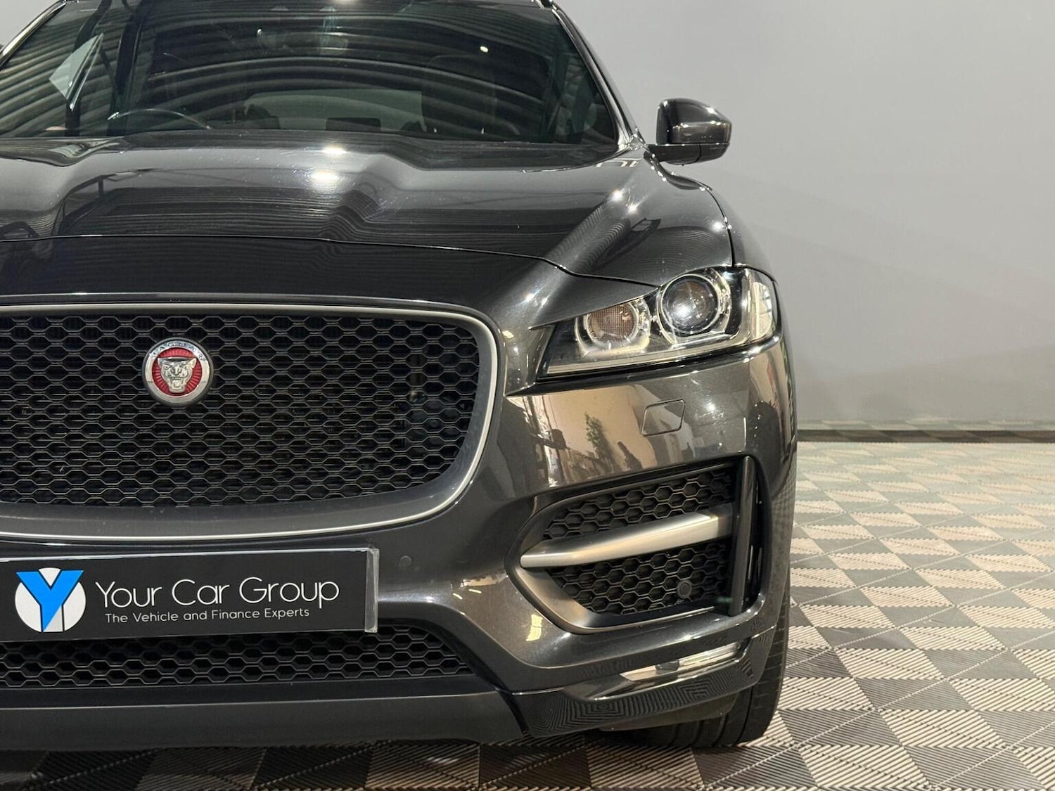 Used Jaguar F-Pace 2018 for sale - 77749964: Photo 9