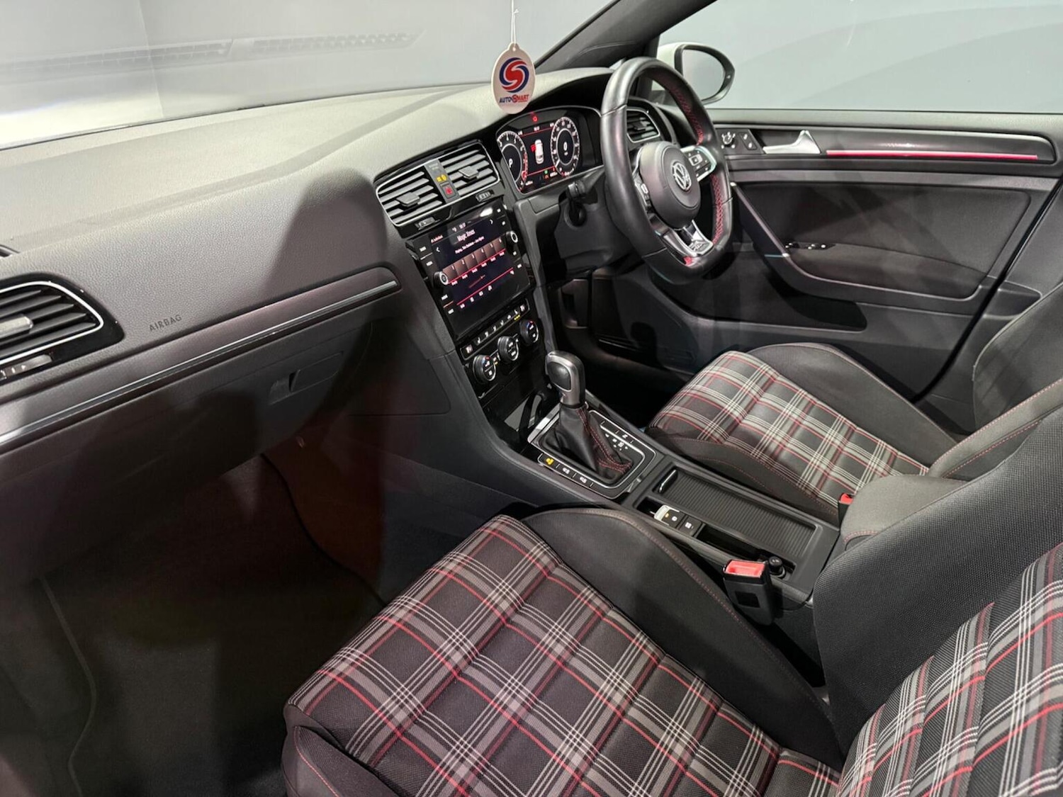 Used Volkswagen Golf 2020 for sale - 76725636: Photo 18