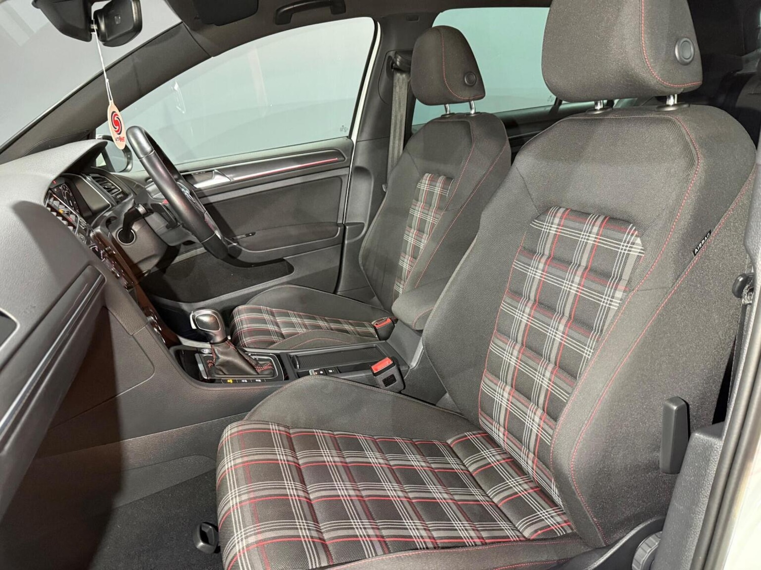 Used Volkswagen Golf 2020 for sale - 76725636: Photo 19