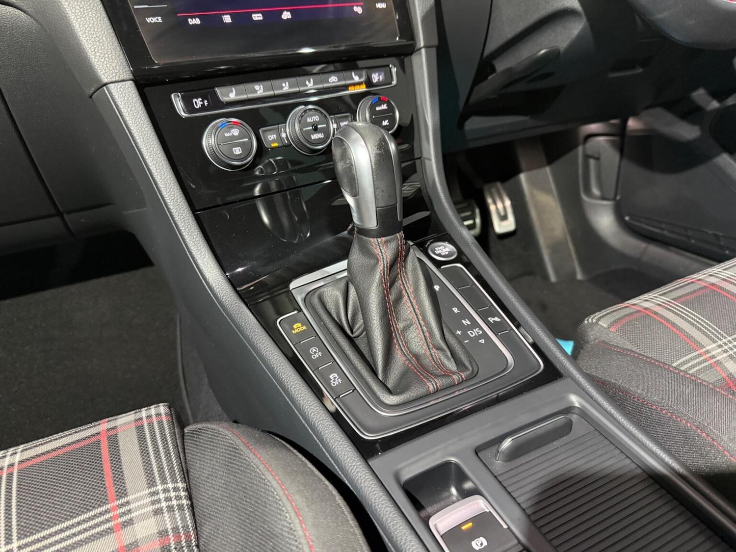 Used Volkswagen Golf 2020 for sale - 76725636: Photo 21