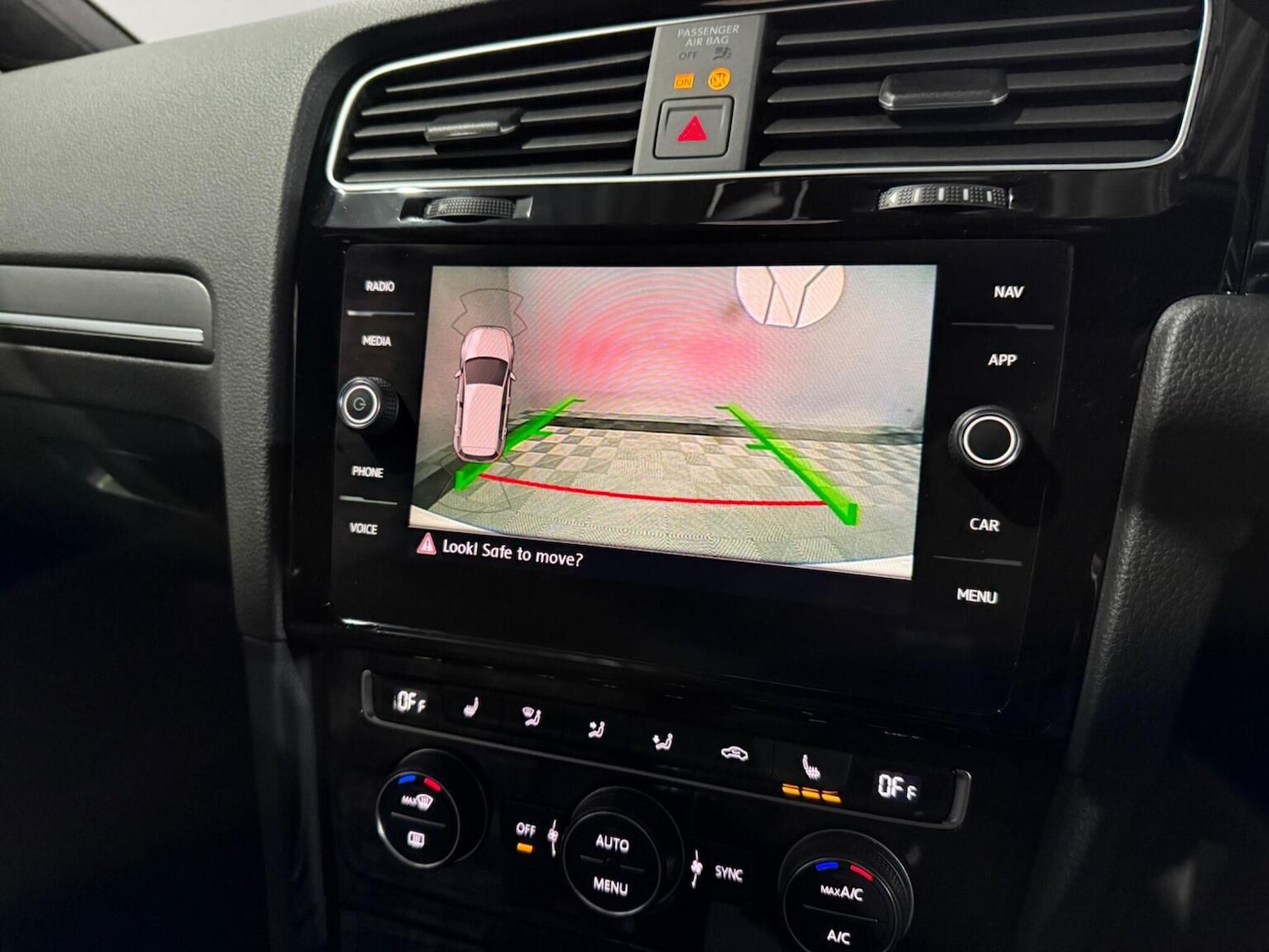 Used Volkswagen Golf 2020 for sale - 76725636: Photo 25