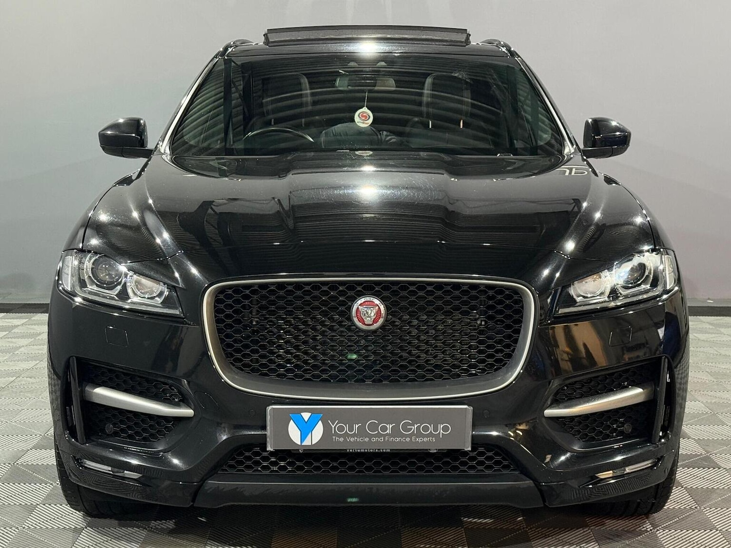Used Jaguar F-Pace 2017 for sale - 77167827: Photo 3