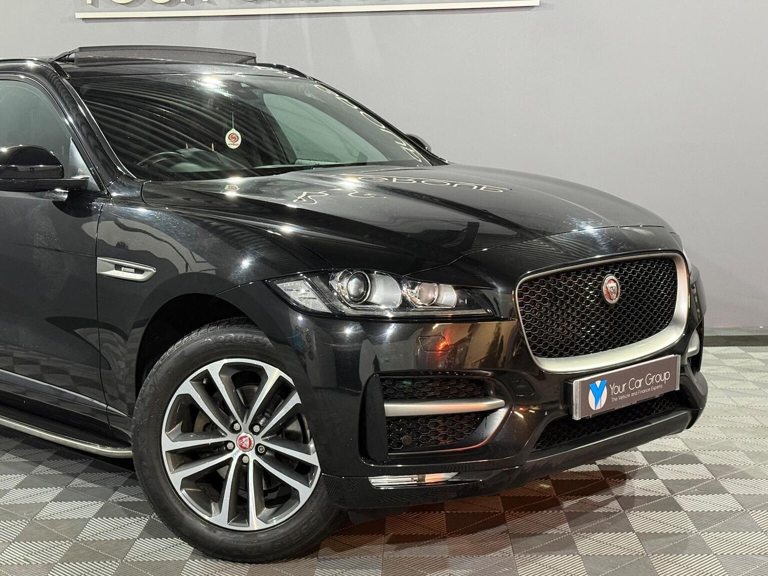 Used Jaguar F-Pace 2017 for sale - 77167827: Photo 4