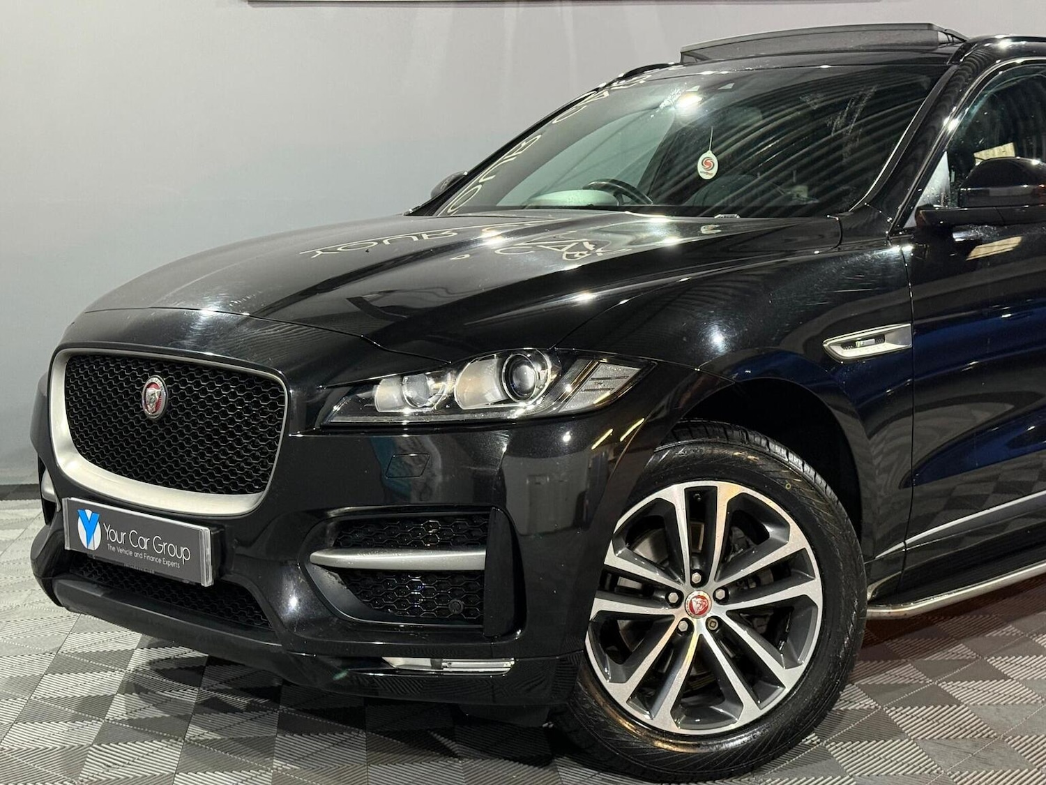 Used Jaguar F-Pace 2017 for sale - 77167827: Photo 5