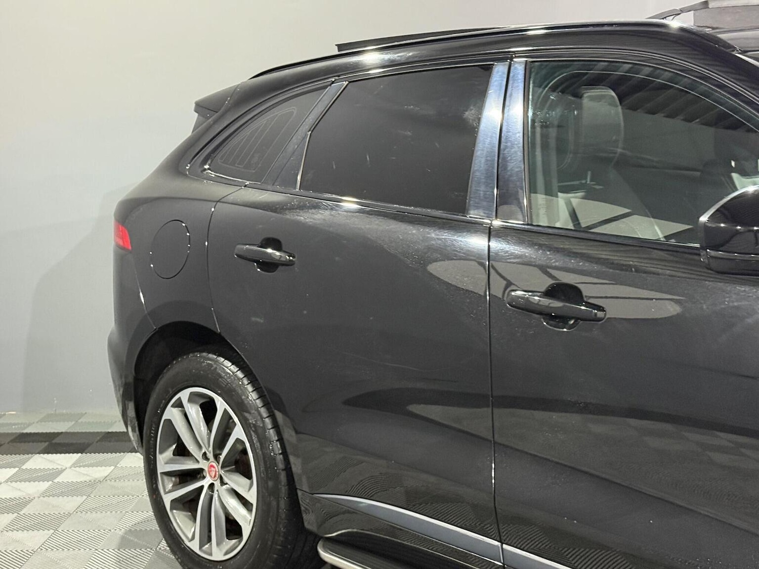 Used Jaguar F-Pace 2017 for sale - 77167827: Photo 7