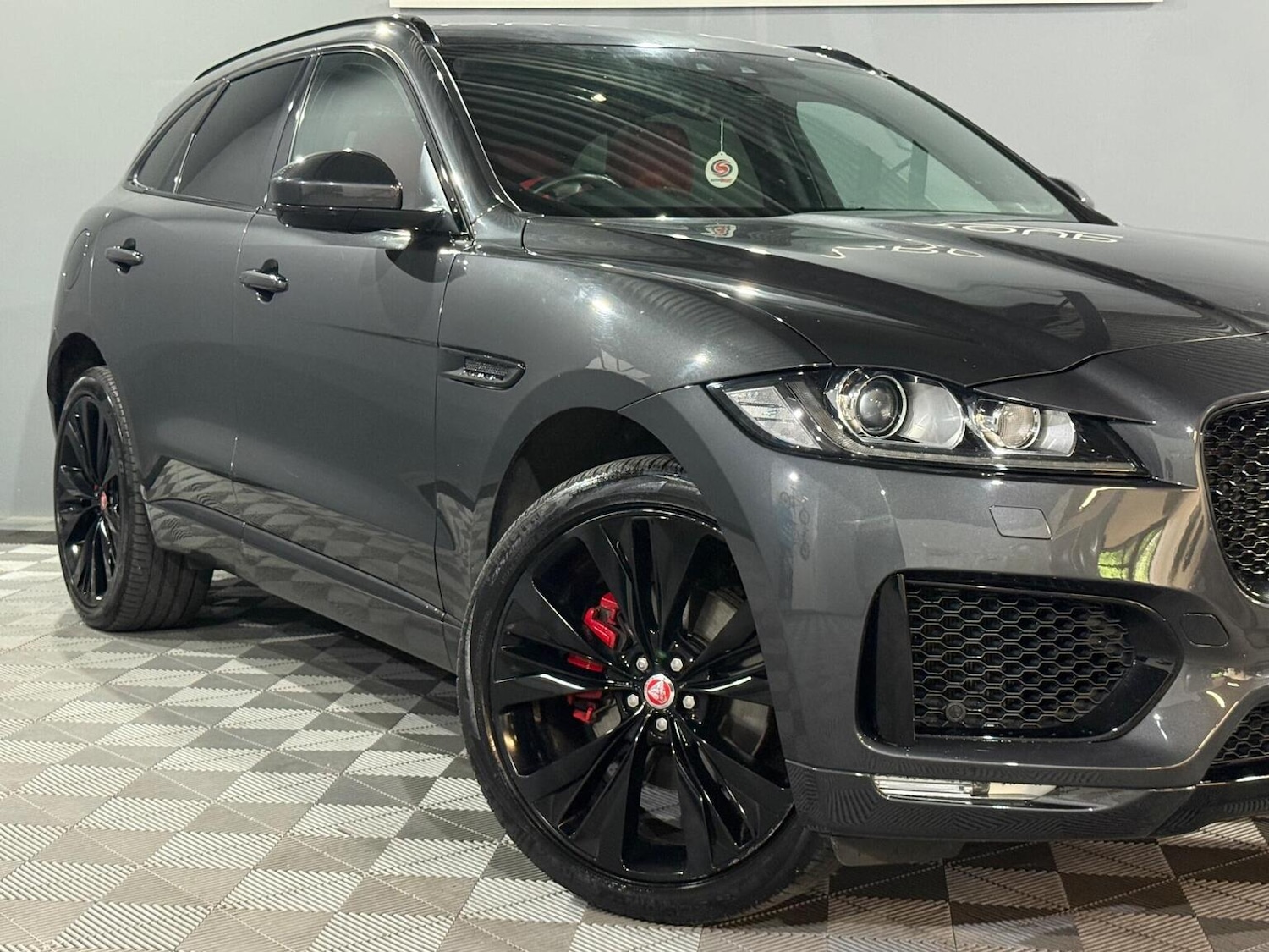 Used Jaguar F-Pace 2019 for sale - 77766533: Photo 2