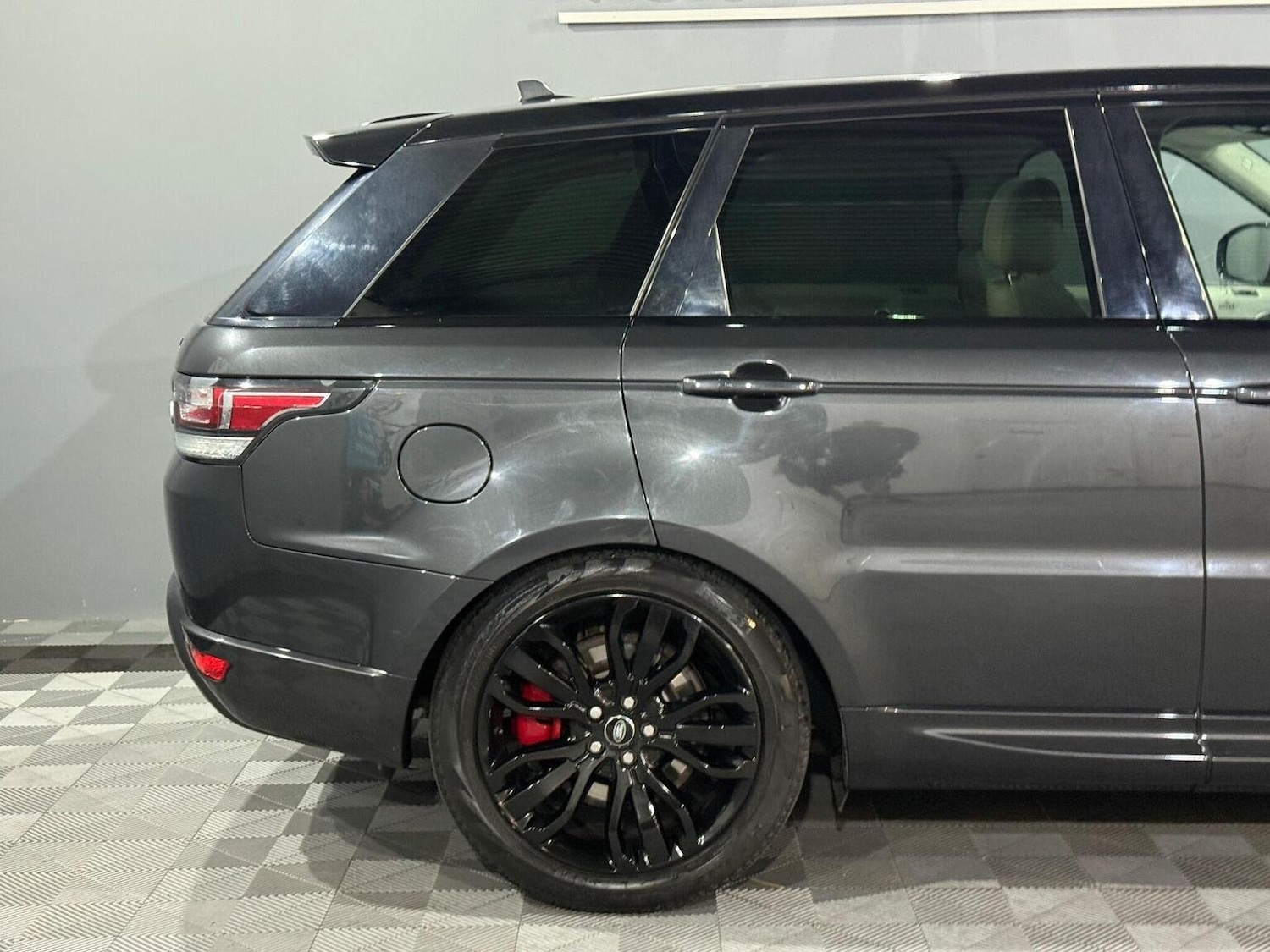 Used Land Rover Range Rover Sport 2016 for sale - 76281325: Photo 9